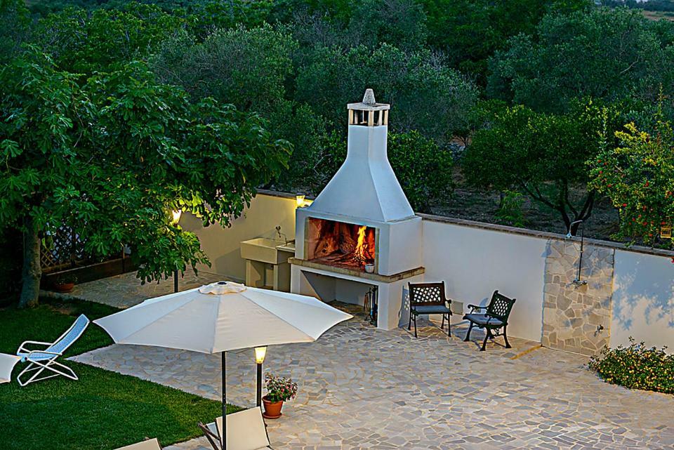 Casa Vacanza Augusto Uggiano La Chiesa Exterior foto