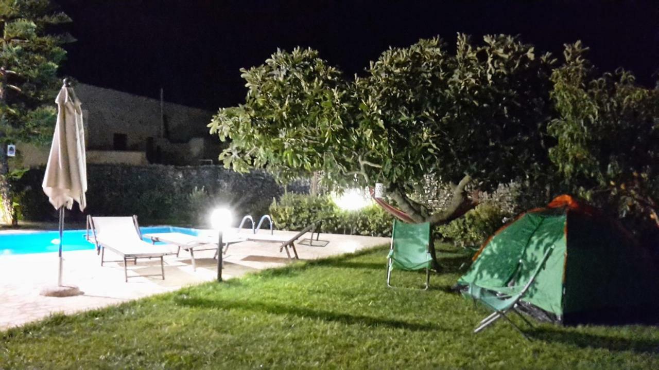 Casa Vacanza Augusto Uggiano La Chiesa Exterior foto
