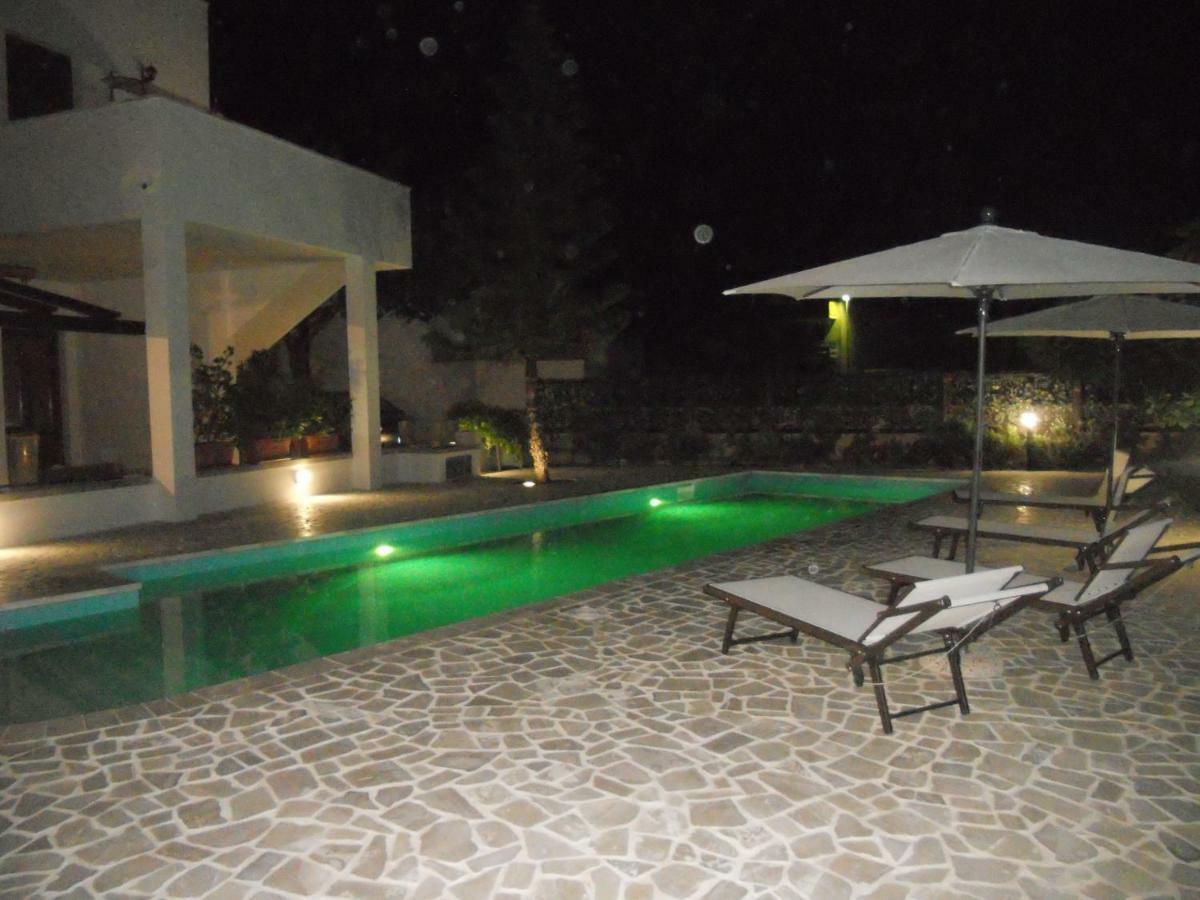 Casa Vacanza Augusto Uggiano La Chiesa Exterior foto